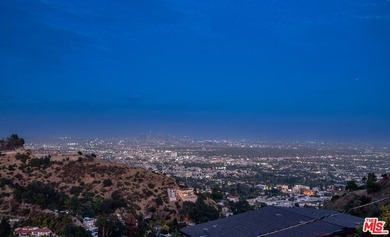 Stunning contemporary showplace situated in a quiet and - photo 2