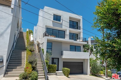 Stunning contemporary showplace situated in a quiet and - photo 7