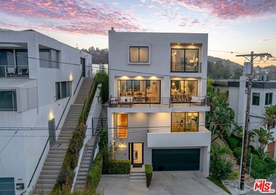 Stunning contemporary showplace situated in a quiet and - photo 8