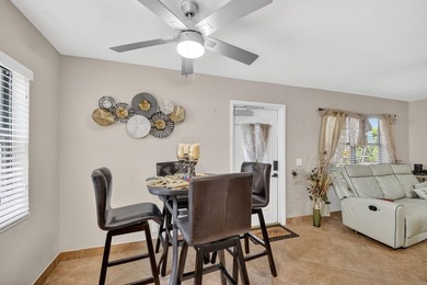 Live the relaxed Florida lifestyle in Kings Point! First-floor - photo 10