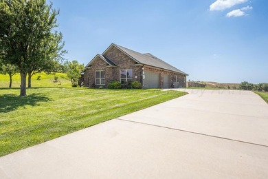 Beautifully updated home in the highly sought-after Spring Lake - photo 3