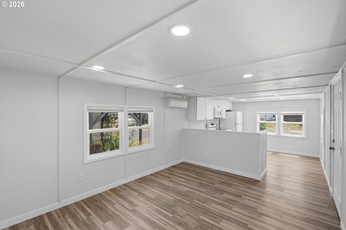 Move-in ready and fully remodeled! This 2-bedroom, 1-bath home - photo 8