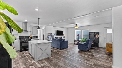 Seller is offering a 1 year home warranty with accepted offer - photo 3