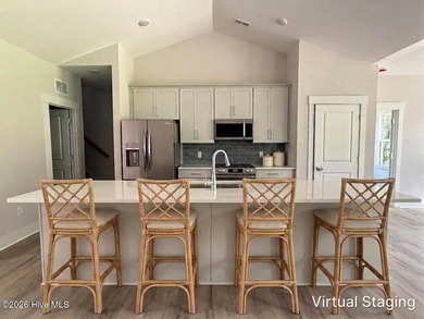 Located in the lakefront community of the Bluffs with a lovely - photo 5