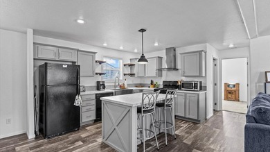 Seller is offering a 1 year home warranty with accepted offer - photo 6