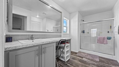 Seller is offering a 1 year home warranty with accepted offer - photo 10