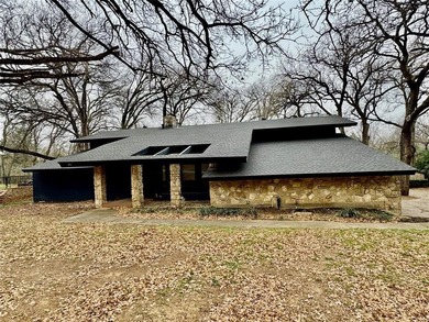 (private lake, pond, coastal) Home For Sale in Arlington Texas