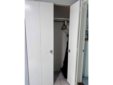Virtually Staged. Located in a quiet and favorable area within - photo 23