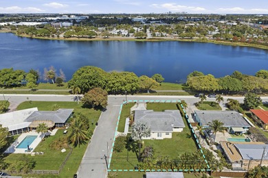Lake Osborne Home For Sale in Lake Worth Beach Florida