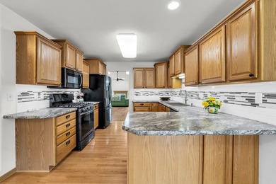 Condo living at its finest! This spacious 2-bedroom, 3.5-bath - photo 8