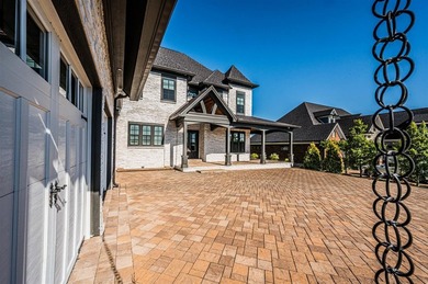 Gorgeous 5 Bedroom, 7 Bathroom home in prestigious Olde Stone - photo 3