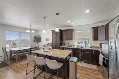This nearly new 5-bedroom home in the desirable Ridgehorne - photo 6