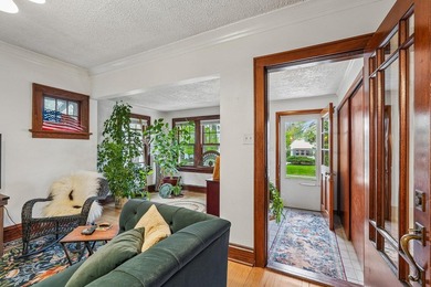 This beautifully maintained Shorewood duplex truly has it all! - photo 3