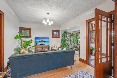 This beautifully maintained Shorewood duplex truly has it all! - photo 4