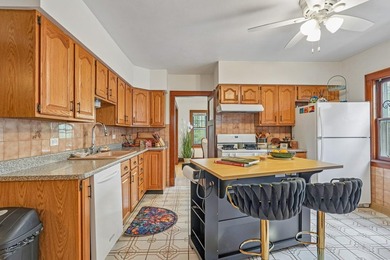 This beautifully maintained Shorewood duplex truly has it all! - photo 8