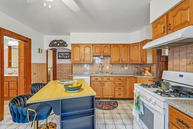 This beautifully maintained Shorewood duplex truly has it all! - photo 9