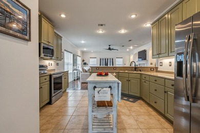 Welcome to 1601 Mallorca Cove, a beautifully maintained - photo 12