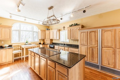 Wake up to million-dollar Lake Guntersville views every single - photo 23