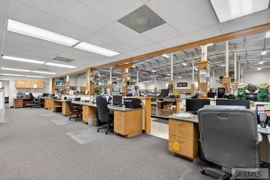 This is an exceptional opportunity to acquire a high-quality 33 - photo 35