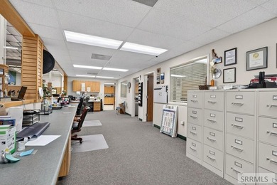 This is an exceptional opportunity to acquire a high-quality 33 - photo 36