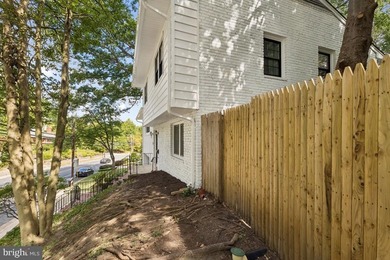 Rarely available and completely move-in ready, this exceptional - photo 4