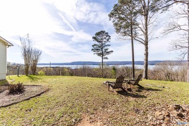 Wake up to million-dollar Lake Guntersville views every single - photo 46