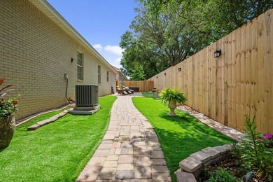 Welcome to 1601 Mallorca Cove, a beautifully maintained - photo 47