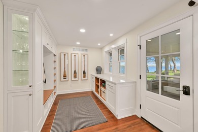 Timeless elegance meets exceptional craftsmanship on Delavan - photo 9