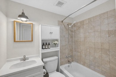 598 Pacific Street offers a fully vacant mixed use townhouse - photo 12