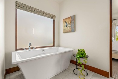 Sleek, custom contemporary set directly on the fairways of - photo 23