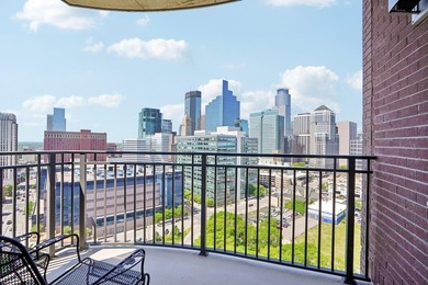 Elevated above the city on the 19th floor, this stunning corner - photo 26
