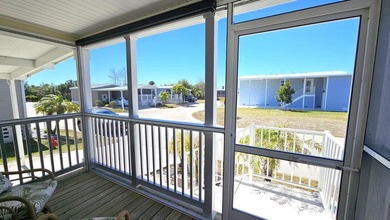 Welcome to easy Florida living in this beautifully maintained - photo 4