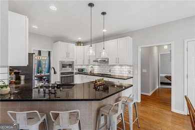 Welcome to this spacious 6-bedroom, 4 full bathroom home - photo 12