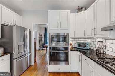 Welcome to this spacious 6-bedroom, 4 full bathroom home - photo 14
