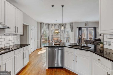Welcome to this spacious 6-bedroom, 4 full bathroom home - photo 15