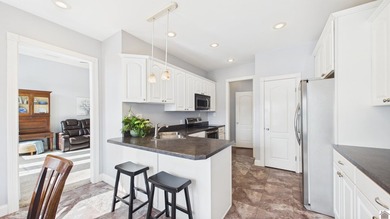 REDUCED! Welcome to 153 Chelsea, a luxurious waterfront oasis - photo 15