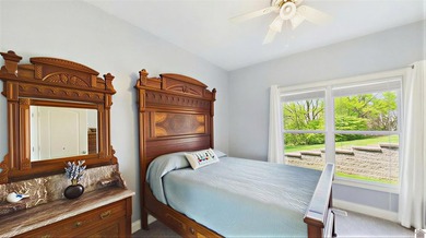 REDUCED! Welcome to 153 Chelsea, a luxurious waterfront oasis - photo 17