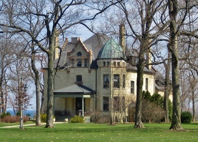 Historic lakefront Queen Anne mansion on Lake Michigan! Set on a - photo 2