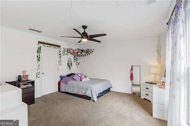 Welcome to this spacious 6-bedroom, 4 full bathroom home - photo 33