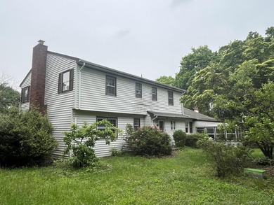 Short sale, needs all, cash sale. Large colonial at the end of a - photo 3