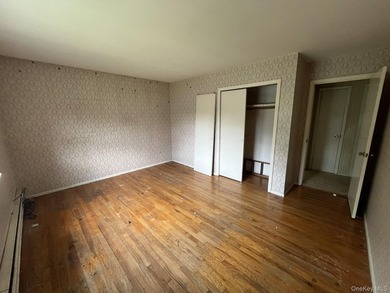 Short sale, needs all, cash sale. Large colonial at the end of a - photo 10