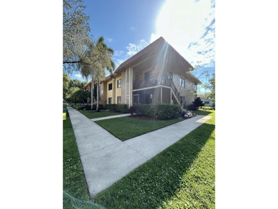 Weston Lakes Area Condo For Sale in Weston Florida