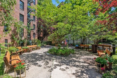 Welcome to your new home in the heart of Briarwood, Queens! This - photo 12