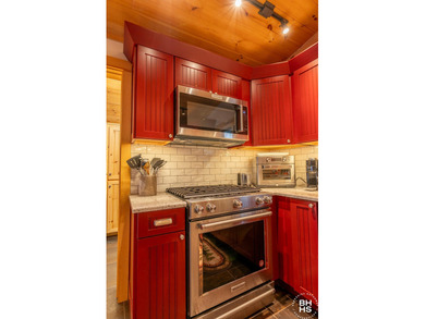 The idyllic and quintessential Adirondack Cottage that everyone - photo 13