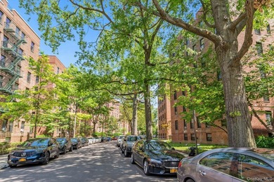Welcome to your new home in the heart of Briarwood, Queens! This - photo 14