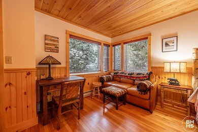 The idyllic and quintessential Adirondack Cottage that everyone - photo 20
