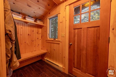 The idyllic and quintessential Adirondack Cottage that everyone - photo 26