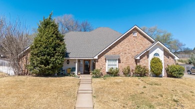 The heart of Hunsley Hills! This spacious 4-bedroom, 4-bath home - photo 1
