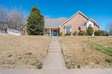 The heart of Hunsley Hills! This spacious 4-bedroom, 4-bath home - photo 2