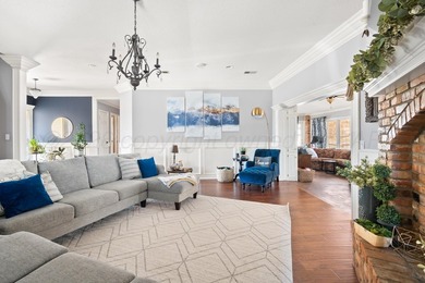The heart of Hunsley Hills! This spacious 4-bedroom, 4-bath home - photo 5